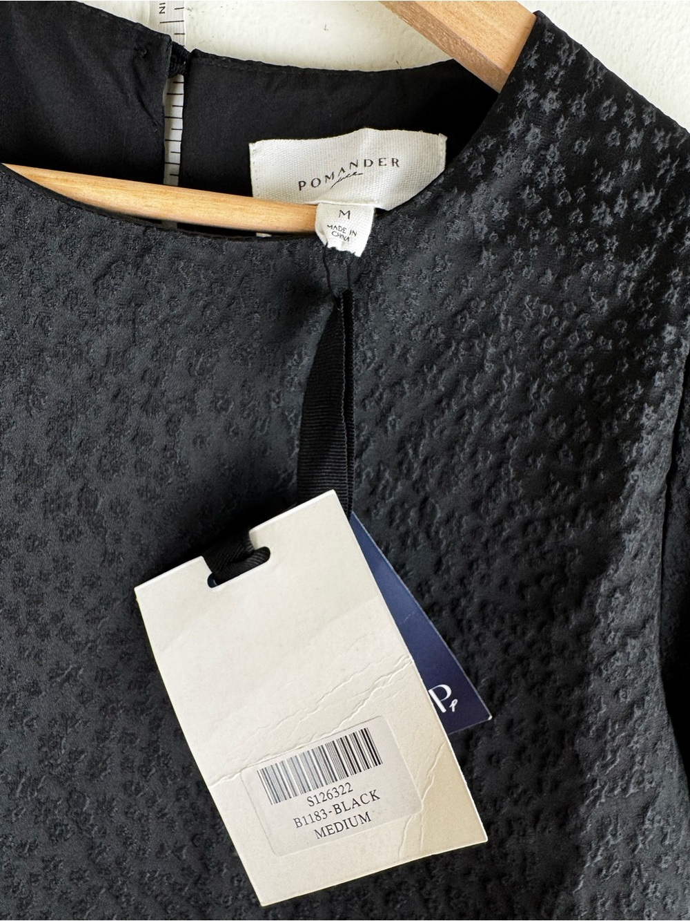 NWT Tuckernuck Pomander Place Lyla Jacquard Puff Sleeve Blouse Black Medium - Picture 9 of 12